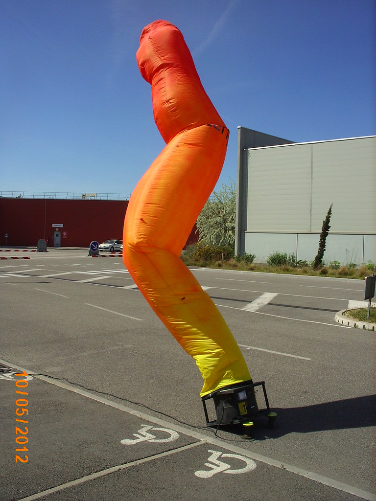 Skydancer GONFLABLE Structures Gonflables PUBLICITAIRE